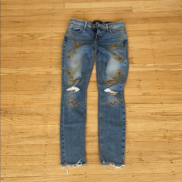 Lucky Brand Pants - Embroidered lucky brand denim distressed
